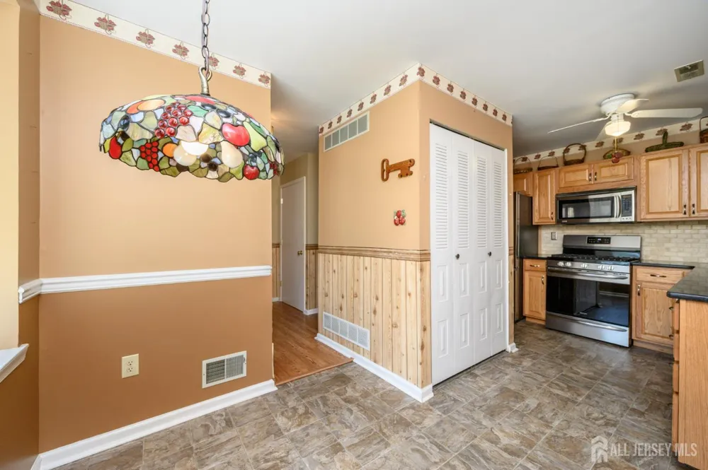 39 River Bank Drive Florence, NJ 08554