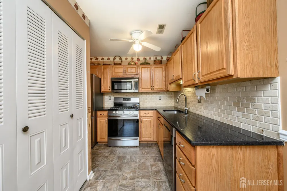 39 River Bank Drive Florence, NJ 08554