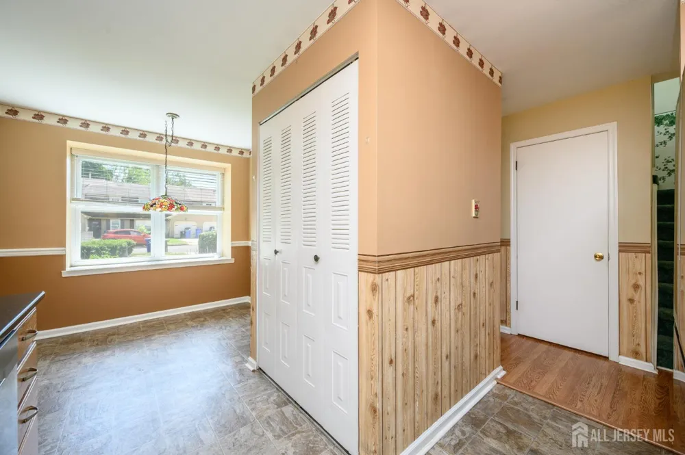 39 River Bank Drive Florence, NJ 08554