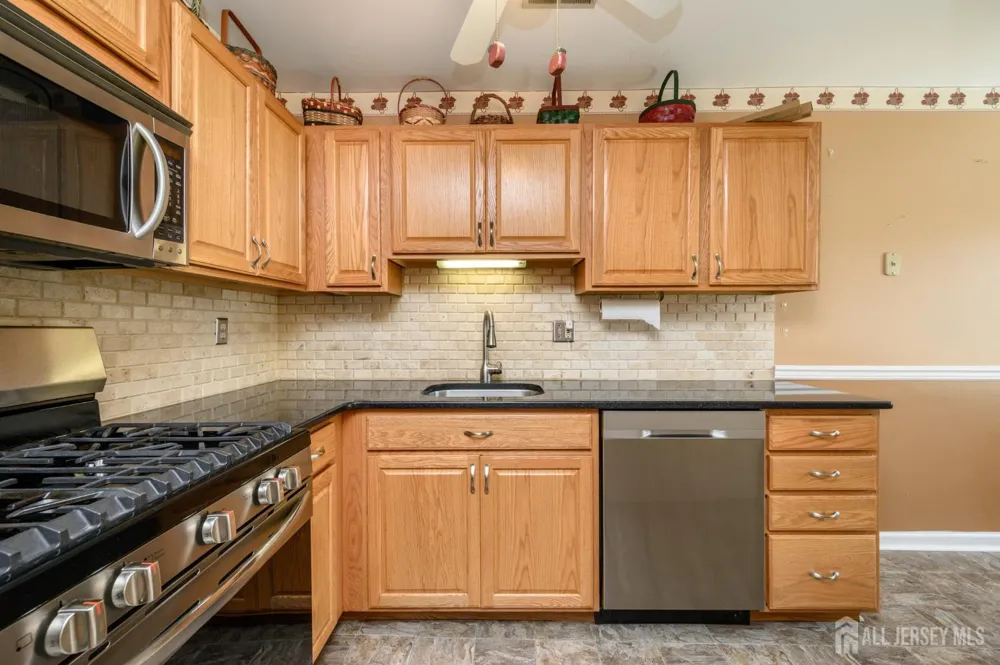 39 River Bank Drive Florence, NJ 08554