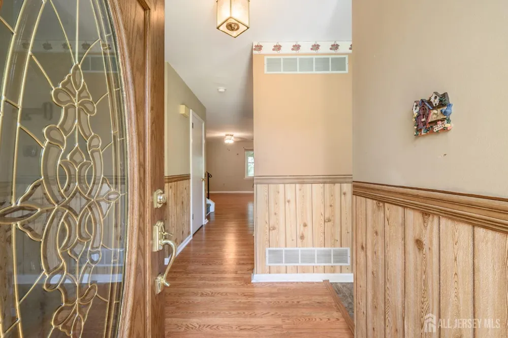 39 River Bank Drive Florence, NJ 08554