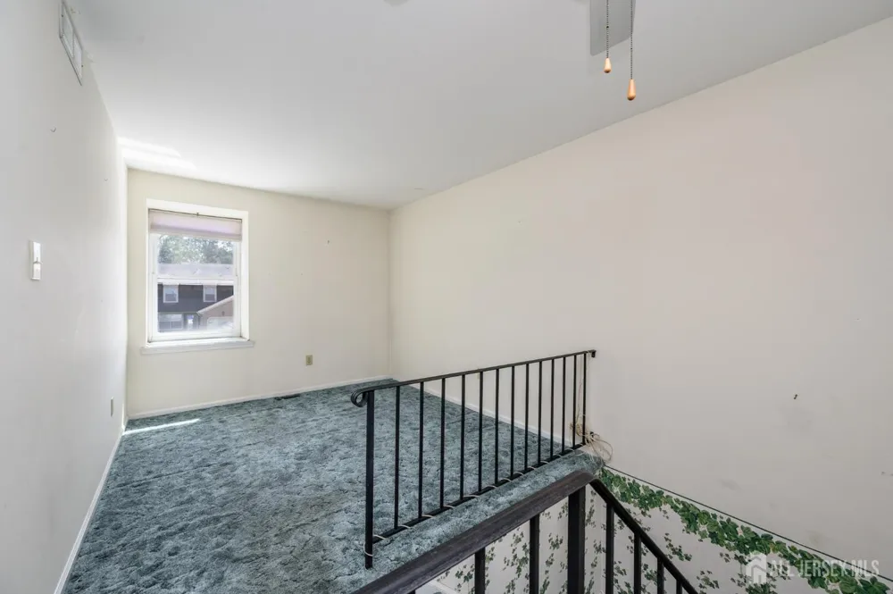 39 River Bank Drive Florence, NJ 08554