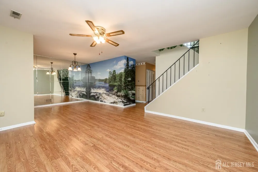 39 River Bank Drive Florence, NJ 08554