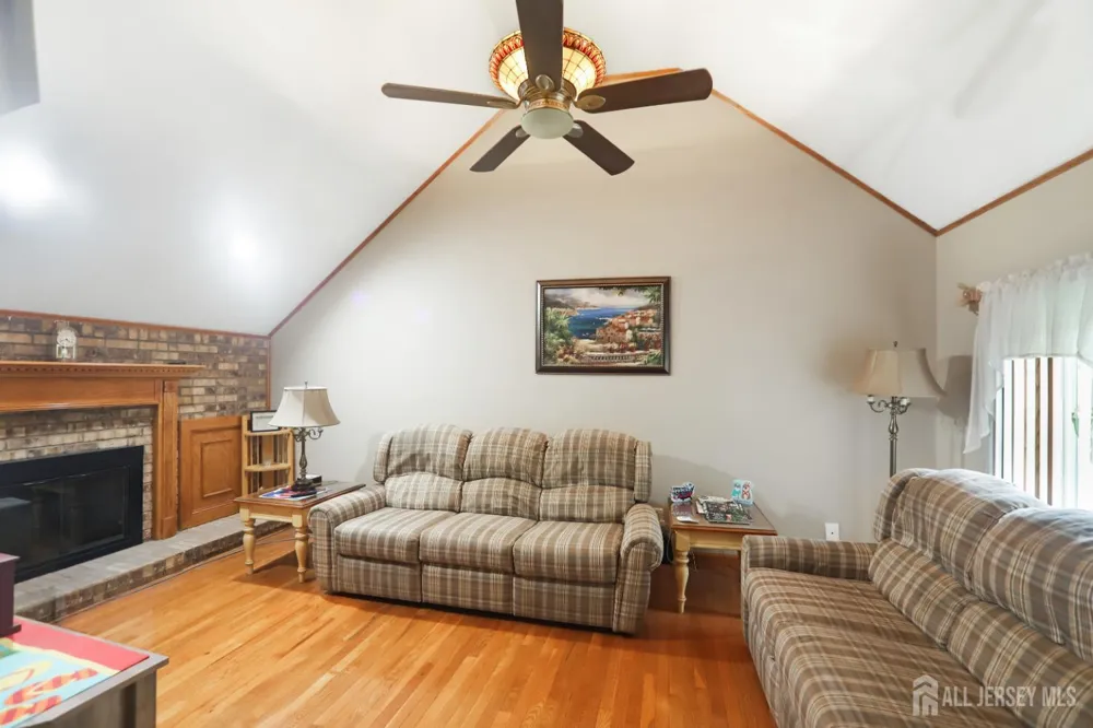 354 Colonia Boulevard Colonia, NJ 07067