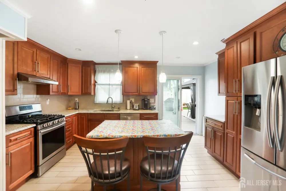 354 Colonia Boulevard Colonia, NJ 07067