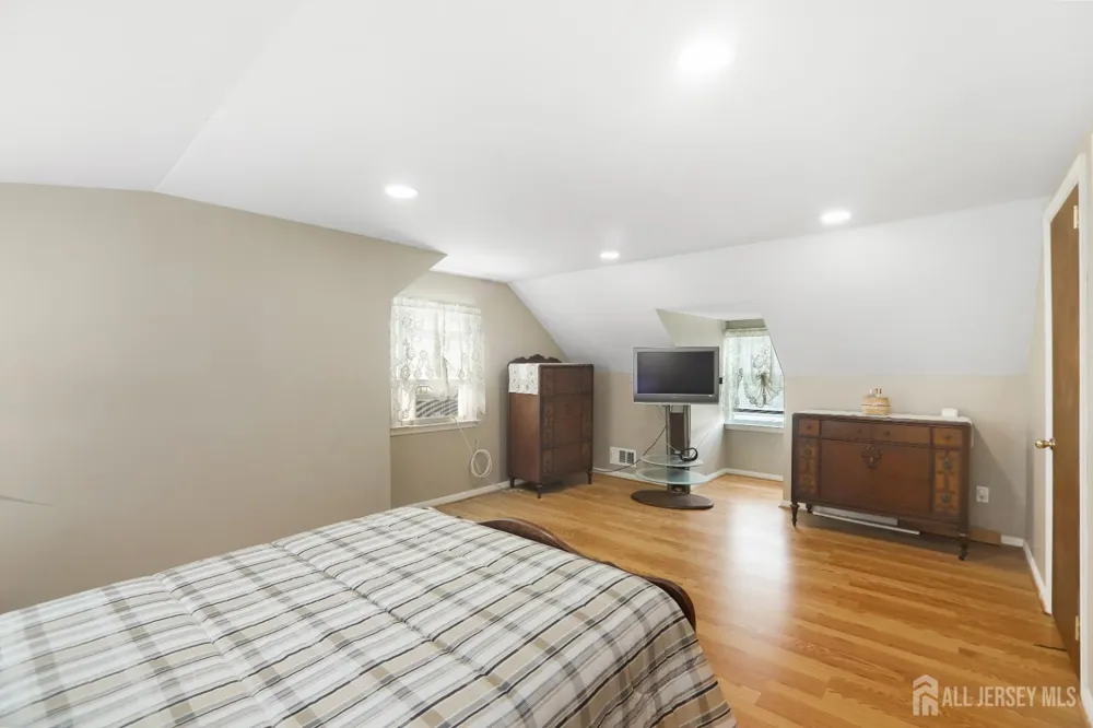 354 Colonia Boulevard Colonia, NJ 07067