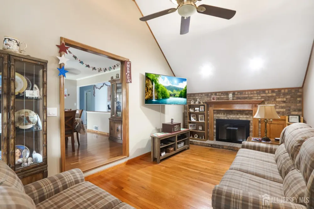 354 Colonia Boulevard Colonia, NJ 07067