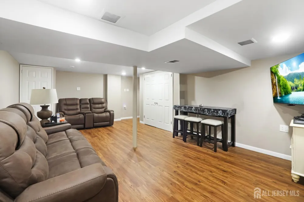 354 Colonia Boulevard Colonia, NJ 07067