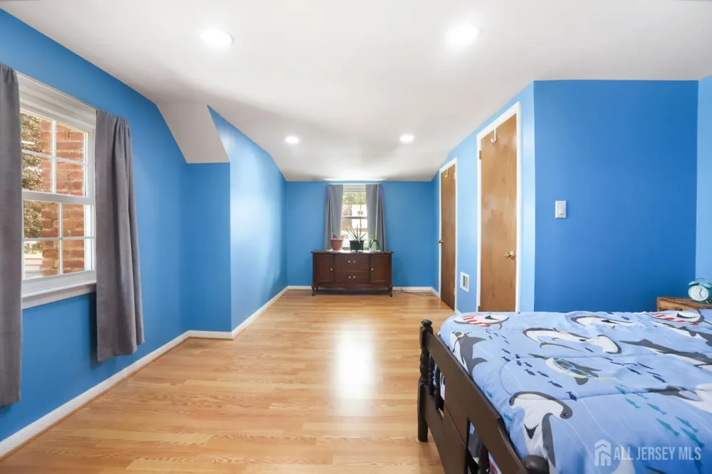 354 Colonia Boulevard Colonia, NJ 07067