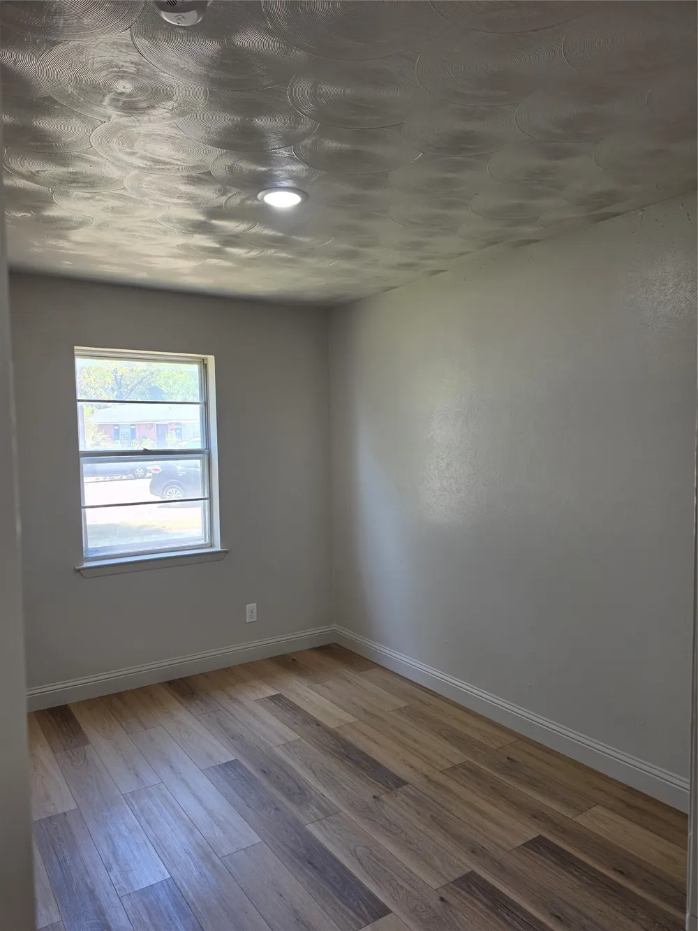 1007 Quincy Circle Garland, TX 75040