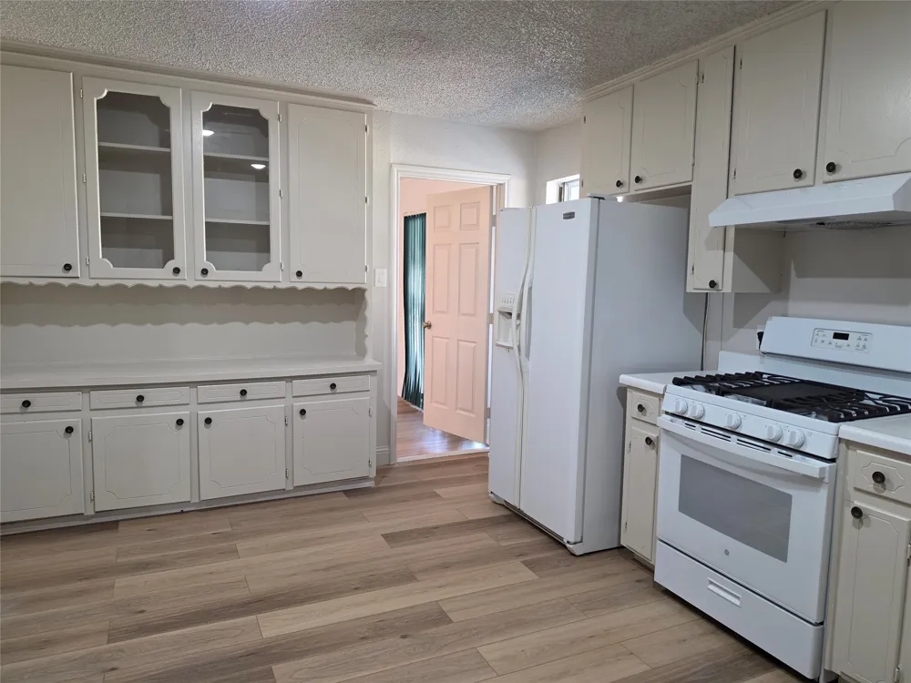 1007 Quincy Circle Garland, TX 75040