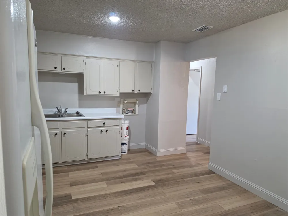 1007 Quincy Circle Garland, TX 75040