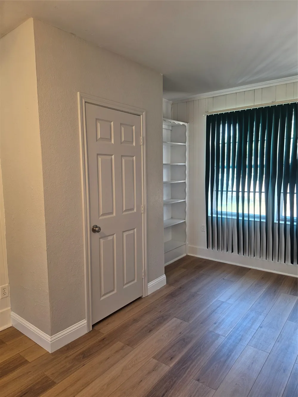 1007 Quincy Circle Garland, TX 75040