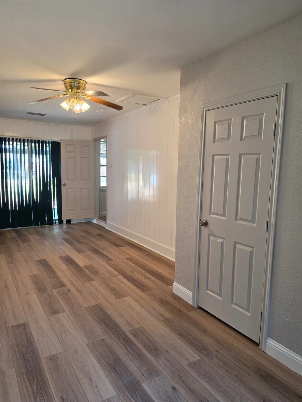 1007 Quincy Circle Garland, TX 75040