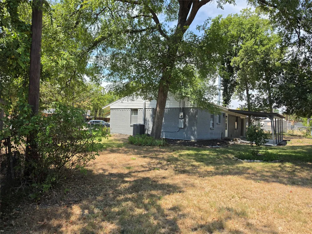 1007 Quincy Circle Garland, TX 75040
