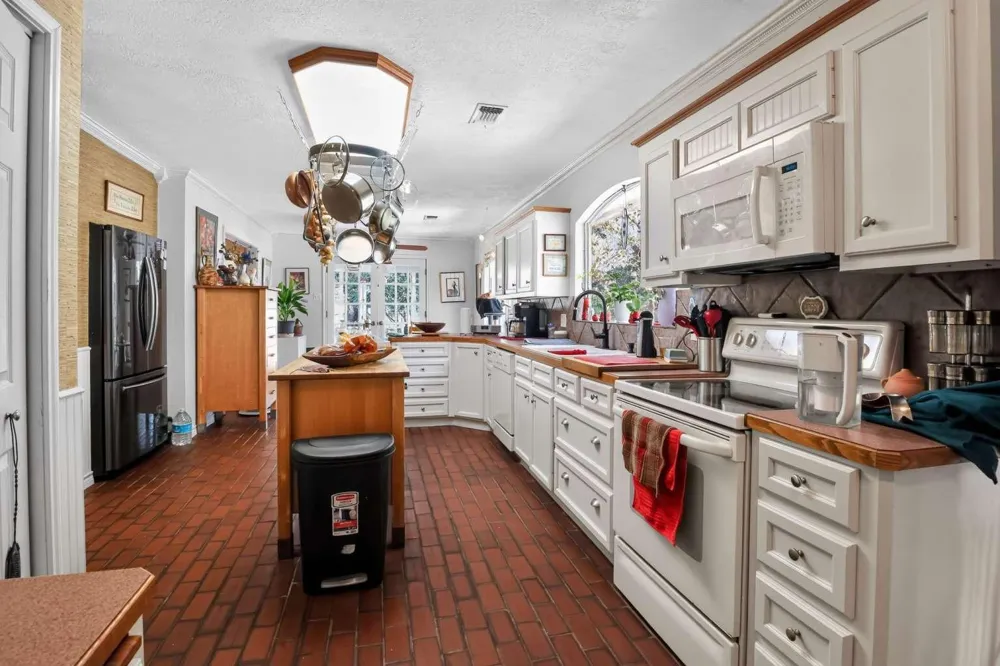 3507 Azalea Street Brenham, TX 77833