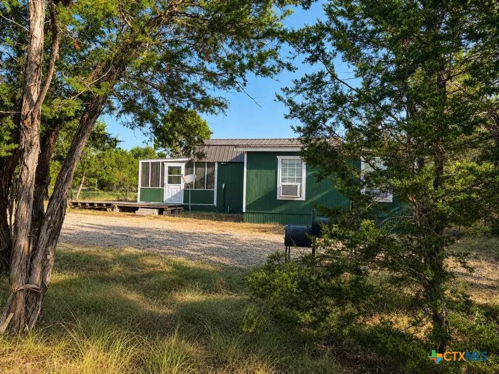 1098 Winter Road Gatesville, TX 76528