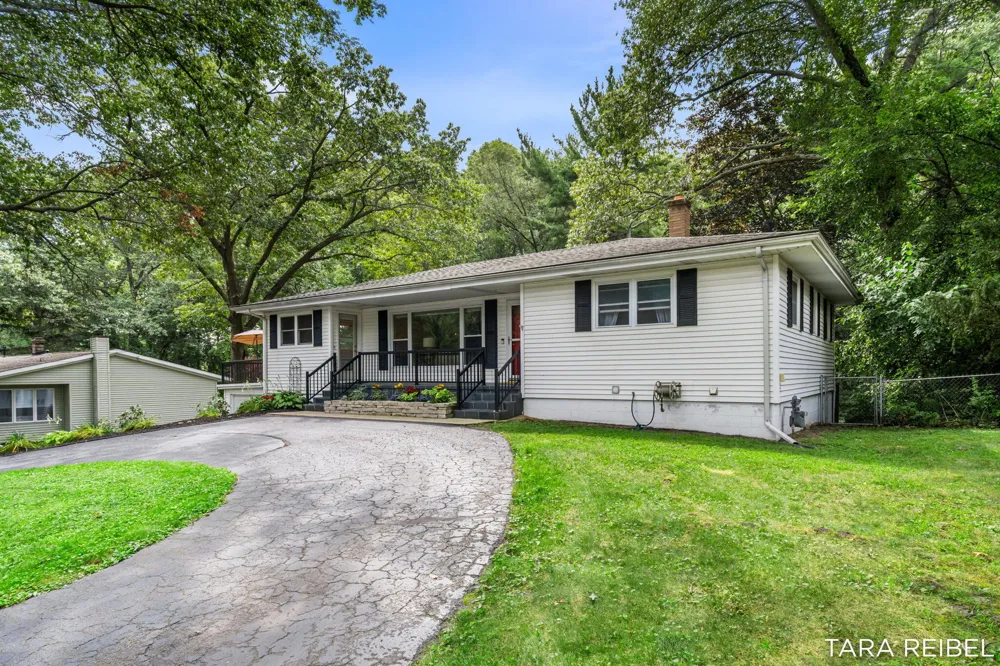 2750 Wildwood Lane Stevensville, MI 49127