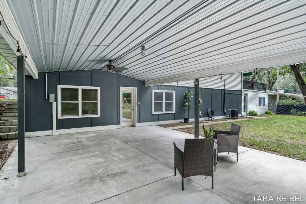 2750 Wildwood Lane Stevensville, MI 49127