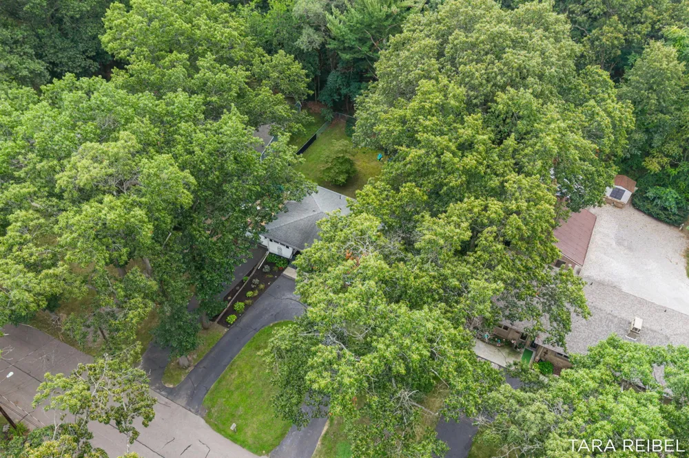 2750 Wildwood Lane Stevensville, MI 49127