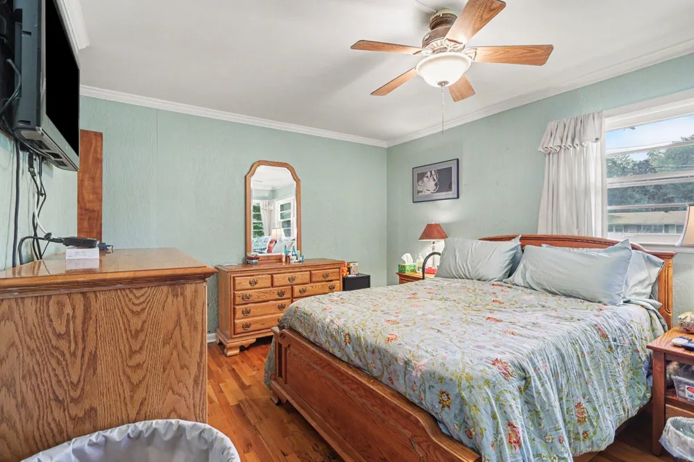 548 Linden Street Marshall, MI 49068
