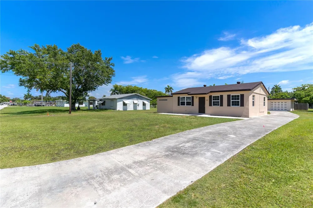378 SW 6th St Florida City, FL 33034