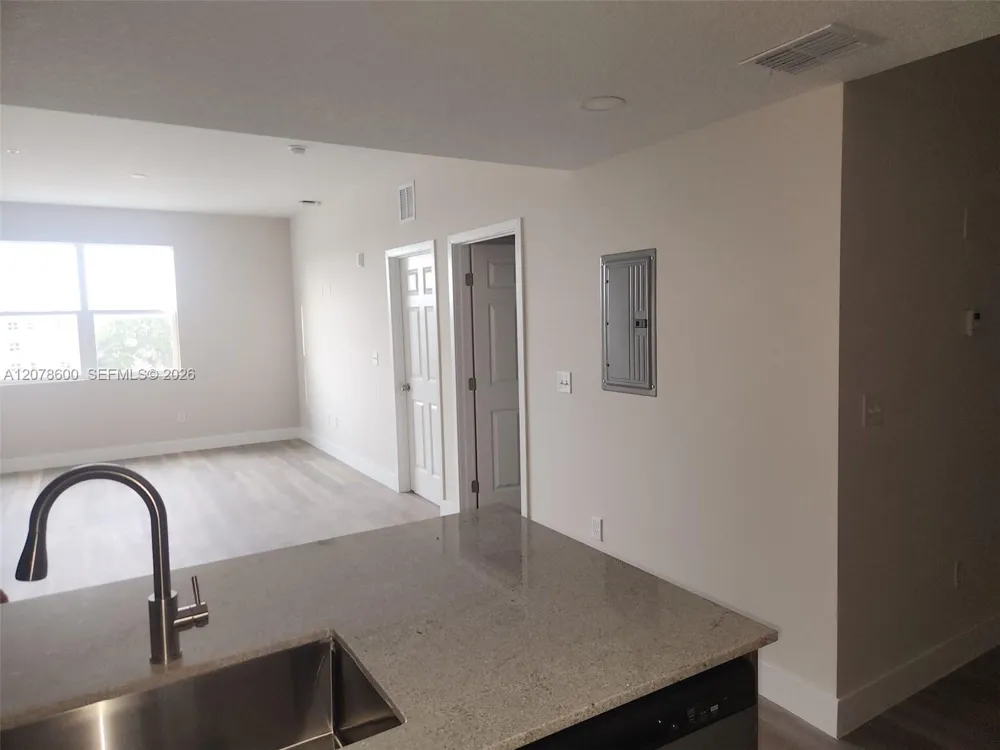 4424 S TEXAS AVE #310 Orlando, FL 32839