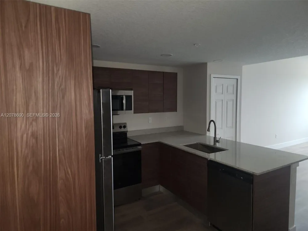 4424 S TEXAS AVE #310 Orlando, FL 32839