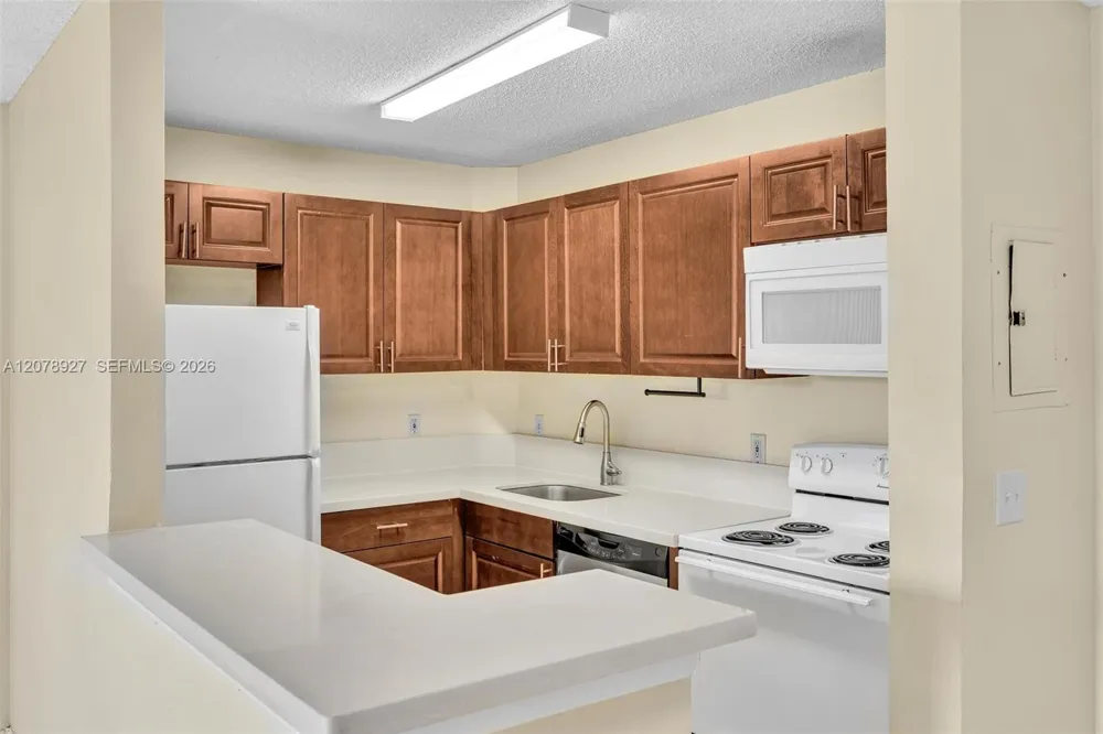 10765 Cleary Blvd #104 Plantation, FL 33324