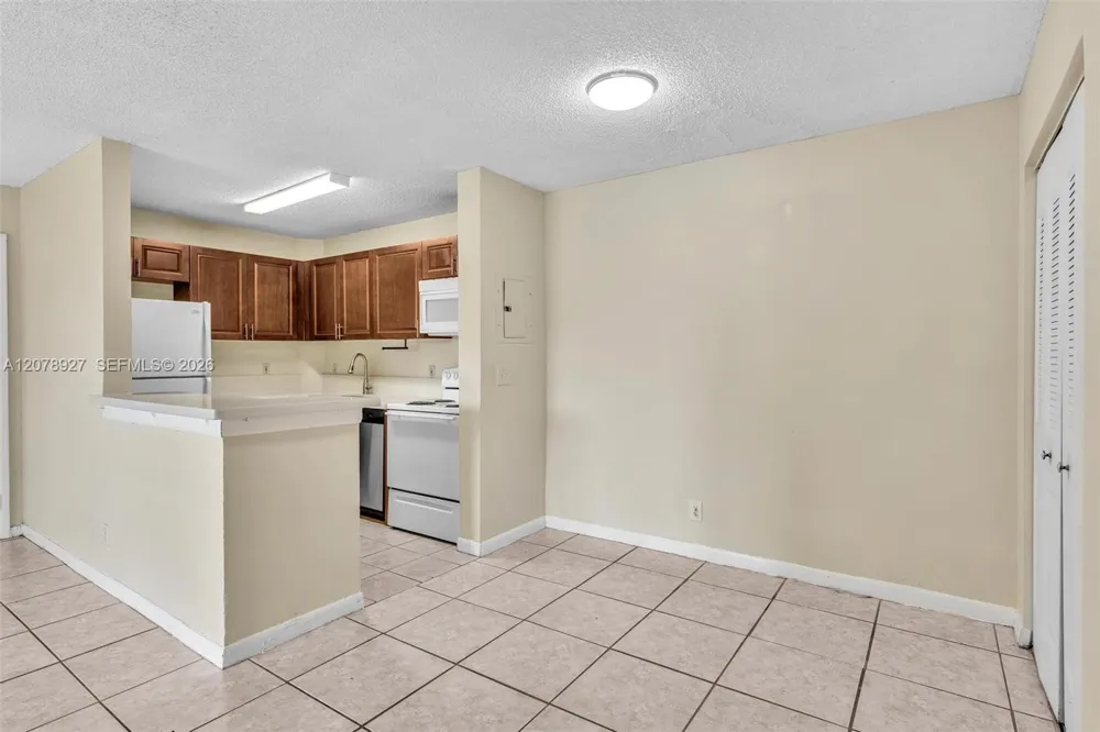 10765 Cleary Blvd #104 Plantation, FL 33324