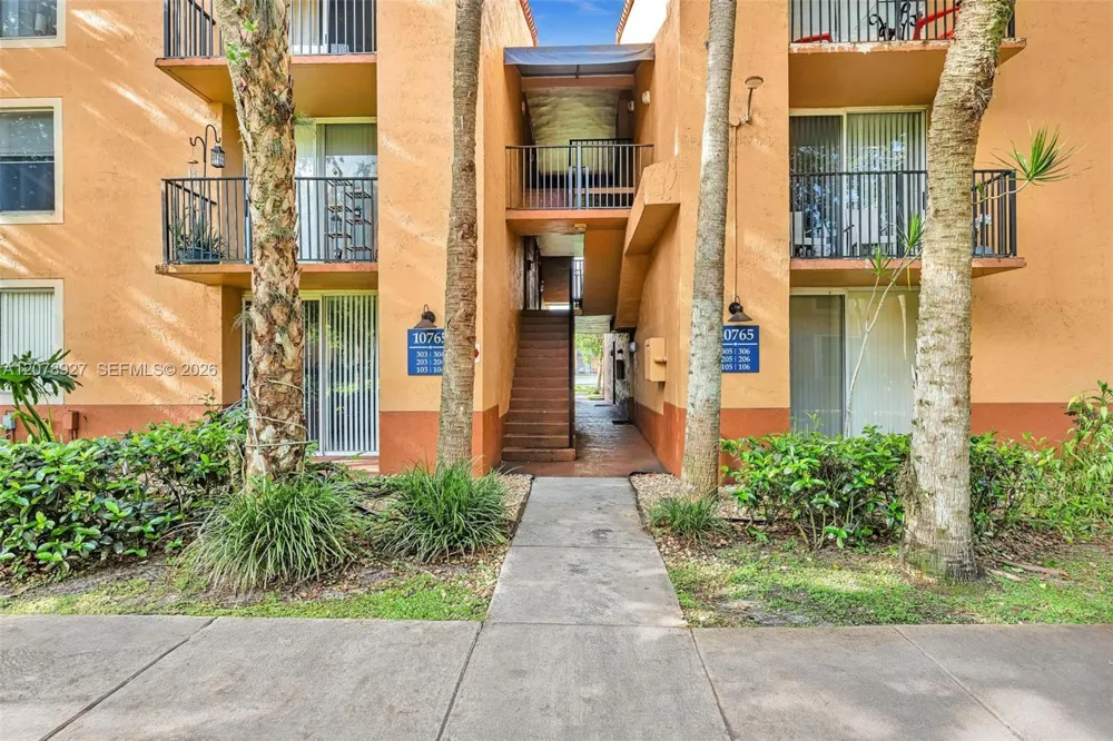 10765 Cleary Blvd #104 Plantation, FL 33324