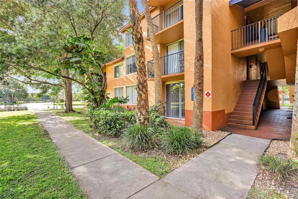 10765 Cleary Blvd #104 Plantation, FL 33324