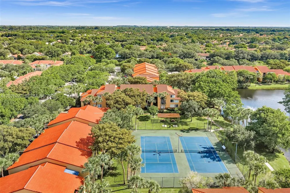 10765 Cleary Blvd #104 Plantation, FL 33324