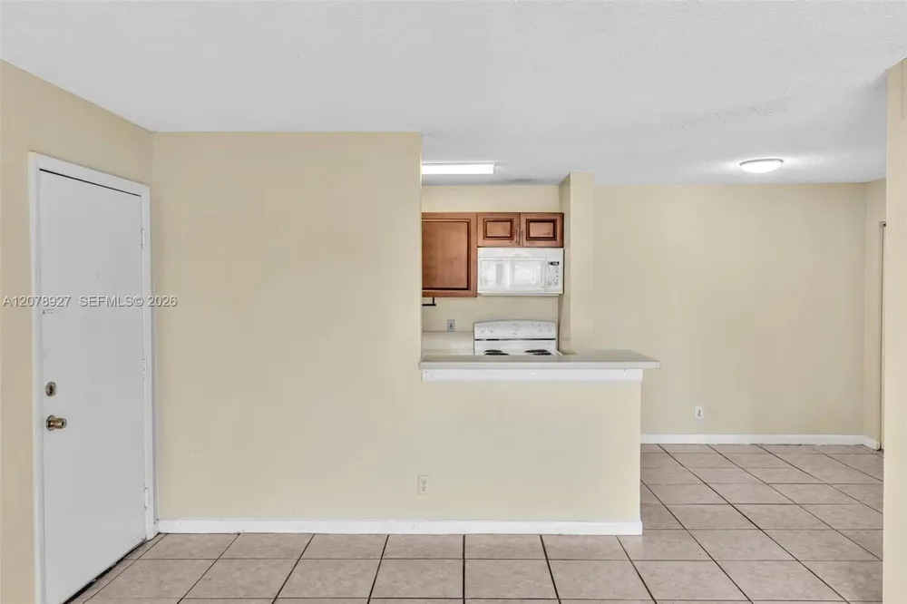 10765 Cleary Blvd #104 Plantation, FL 33324