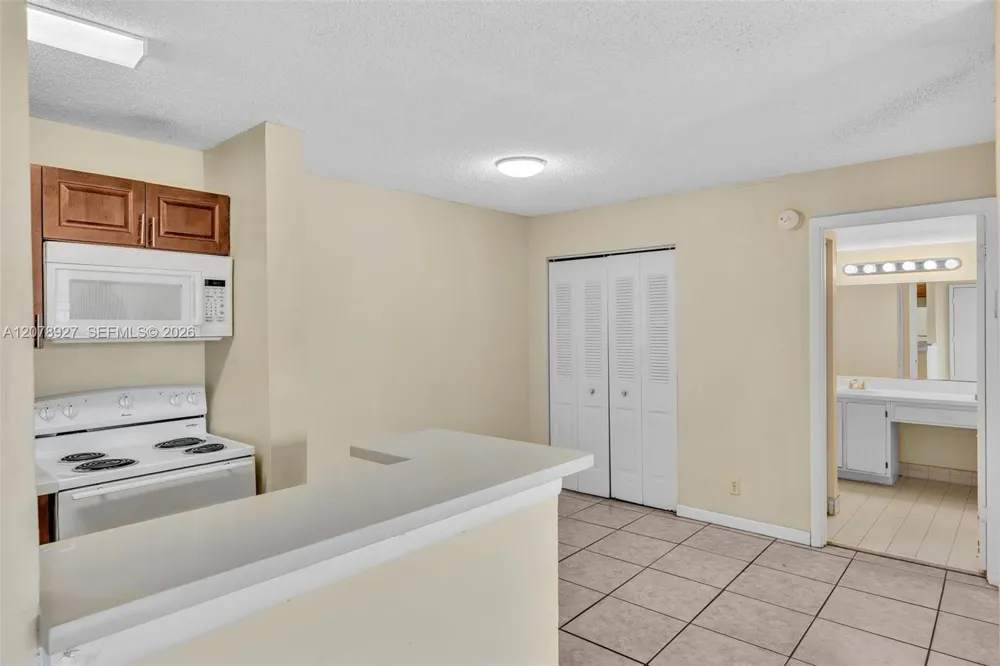 10765 Cleary Blvd #104 Plantation, FL 33324