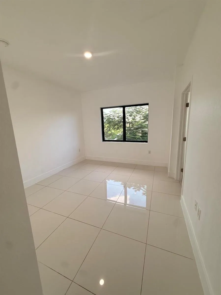 242 NW 11TH COURT Florida City, FL 33034