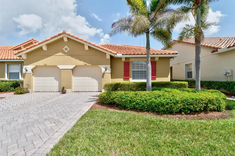 6380 OXFORD CIRCLE #104D Vero Beach, FL 32966