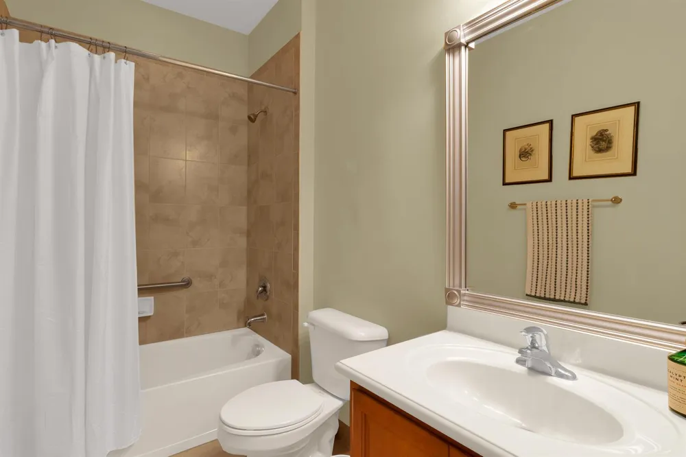 6380 OXFORD CIRCLE #104D Vero Beach, FL 32966