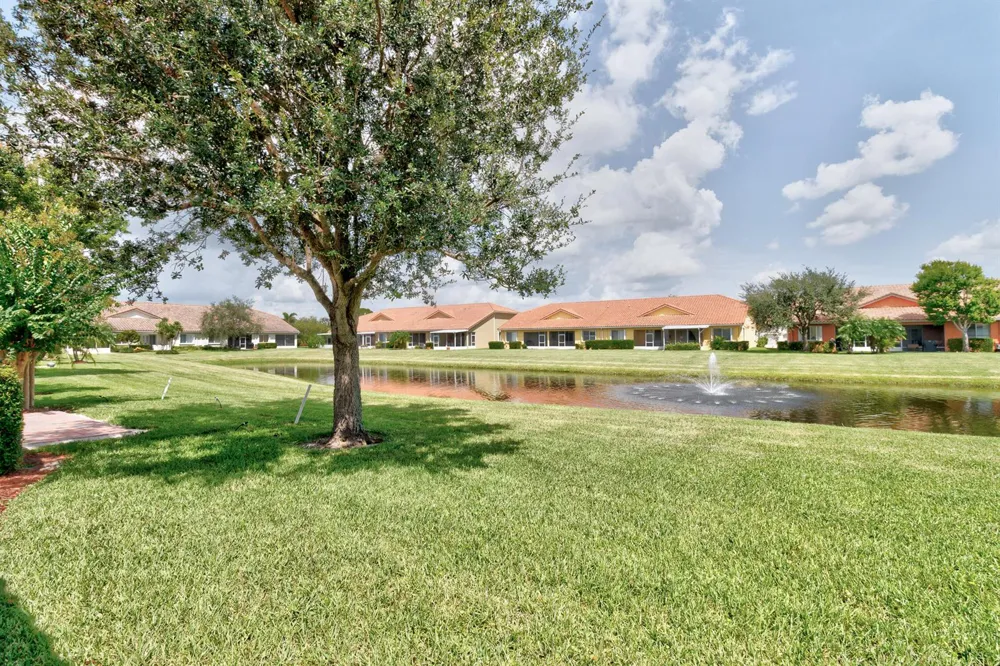 6380 OXFORD CIRCLE #104D Vero Beach, FL 32966
