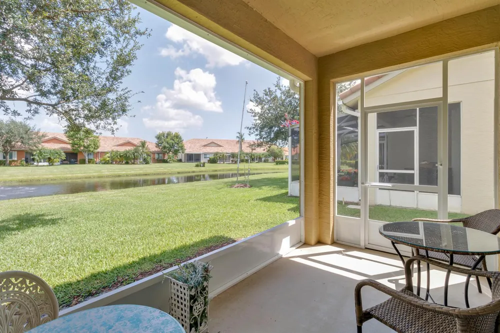 6380 OXFORD CIRCLE #104D Vero Beach, FL 32966