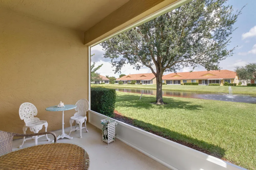 6380 OXFORD CIRCLE #104D Vero Beach, FL 32966