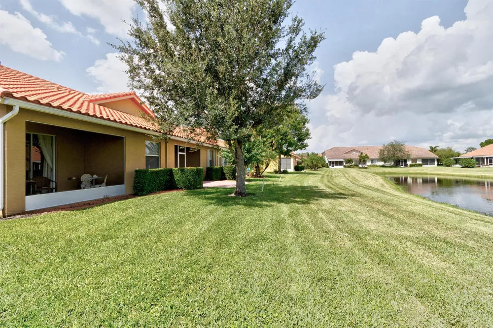 6380 OXFORD CIRCLE #104D Vero Beach, FL 32966