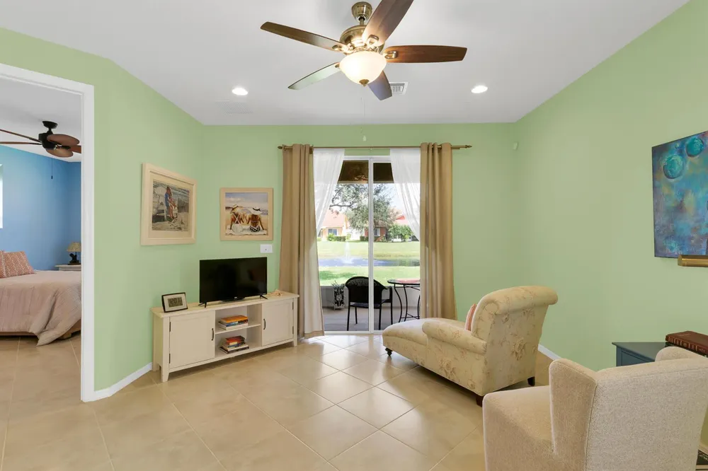 6380 OXFORD CIRCLE #104D Vero Beach, FL 32966