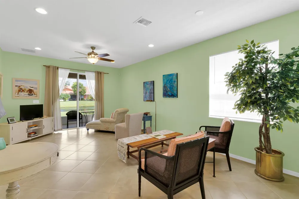 6380 OXFORD CIRCLE #104D Vero Beach, FL 32966
