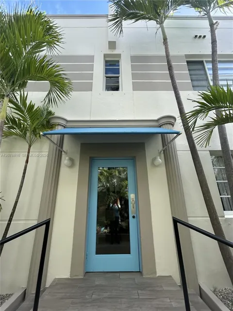 345 collins ave #4