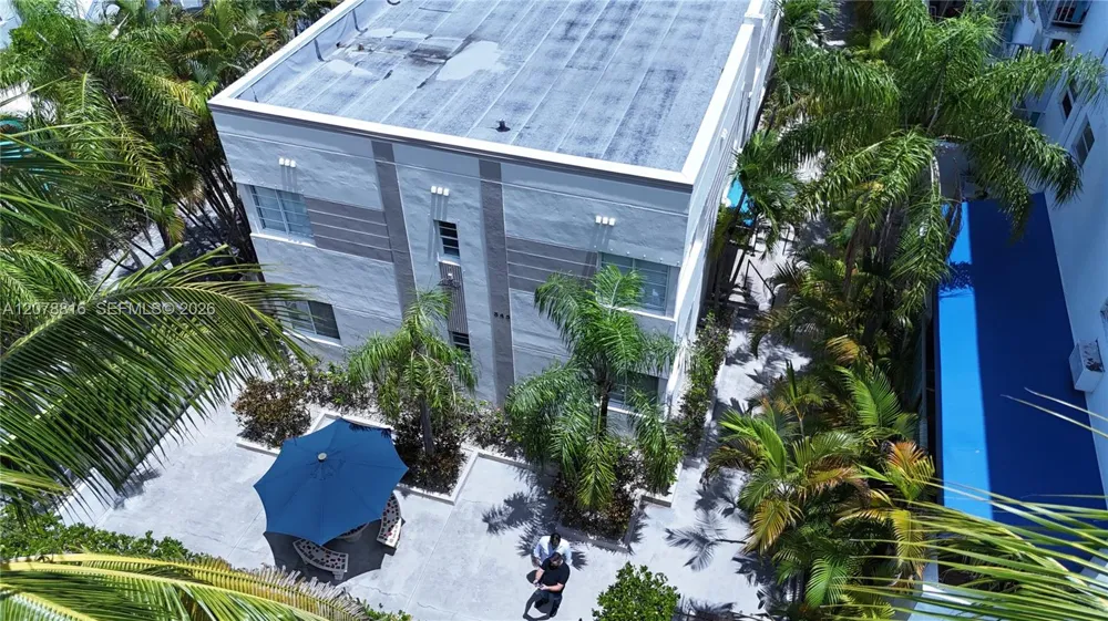 345 collins ave #4 Miami Beach, FL 33139