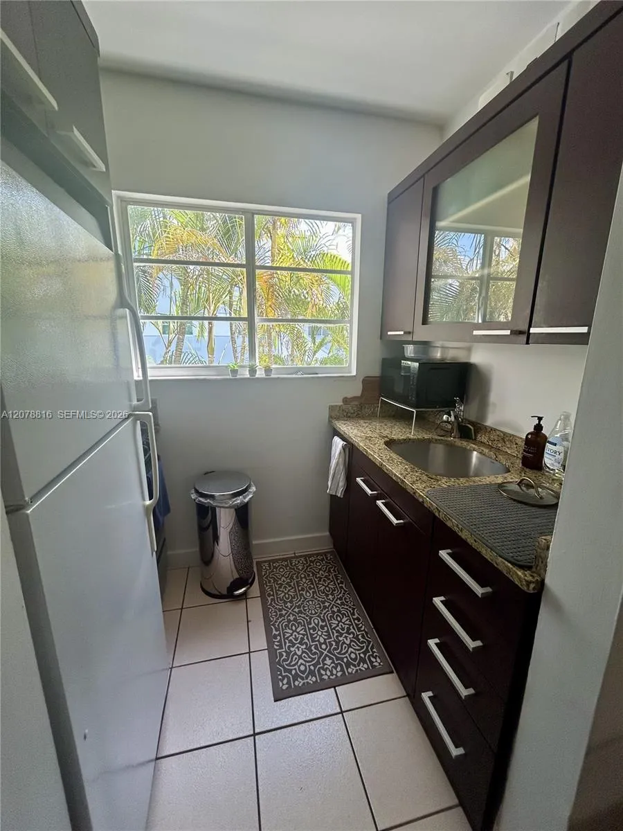 345 collins ave #4 Miami Beach, FL 33139