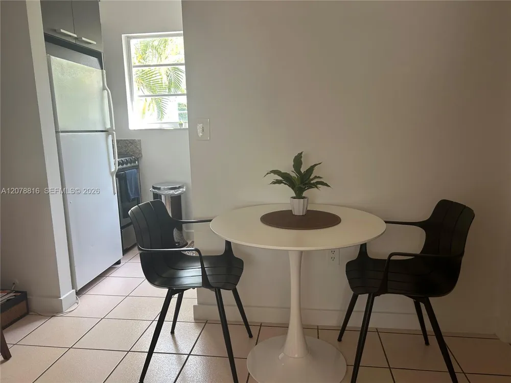 345 collins ave #4 Miami Beach, FL 33139
