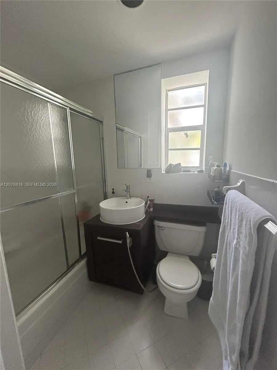 345 collins ave #4 Miami Beach, FL 33139