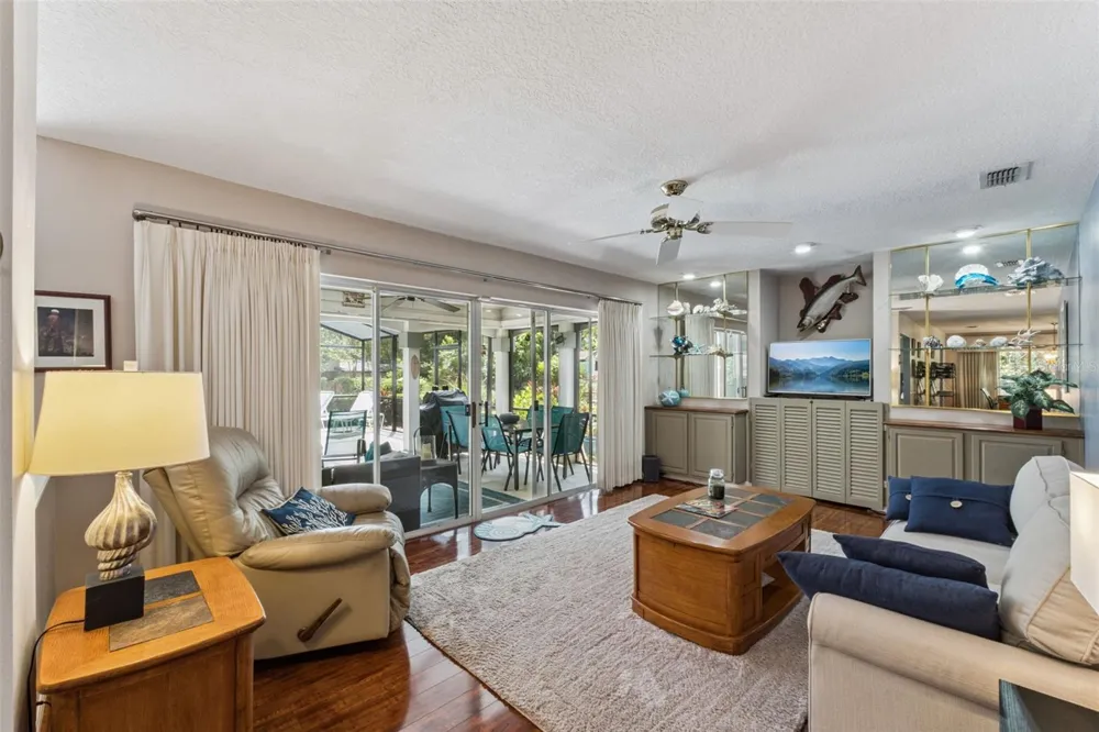 2024 SAWGRASS DRIVE Apopka, FL 32712